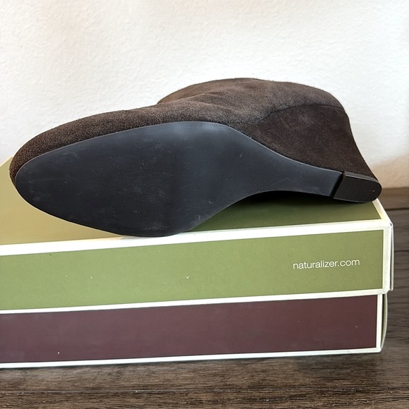 NIB [Naturalizer] Ella Dark Brown Taupe Suede Side Zip Wedge Heel Shoes Womens 9 - Picture 7 of 11